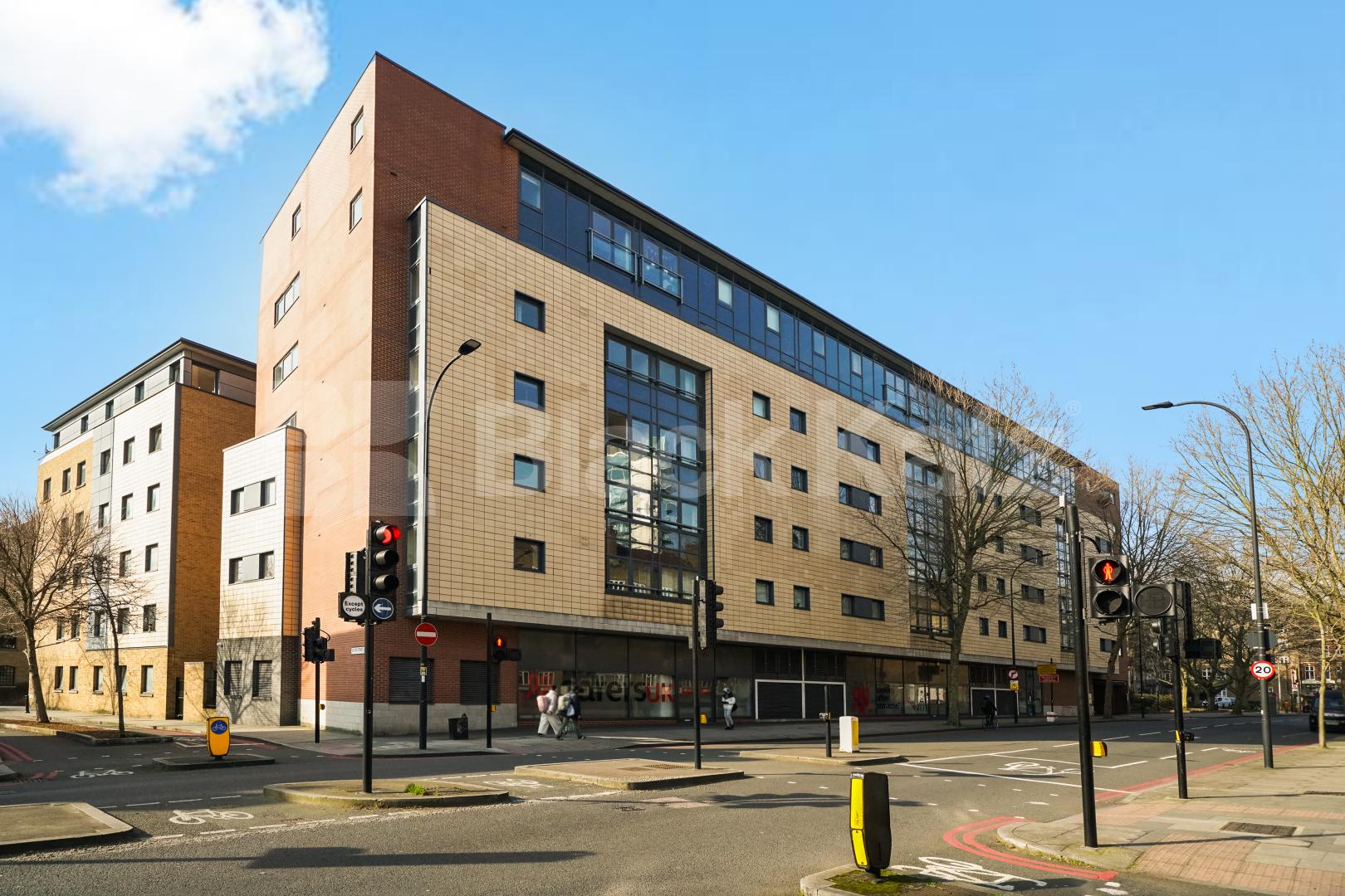 Superbly located penthouse, Inclusive of water rates & Parking Longstone Court Great Dover Steet, London Bridge